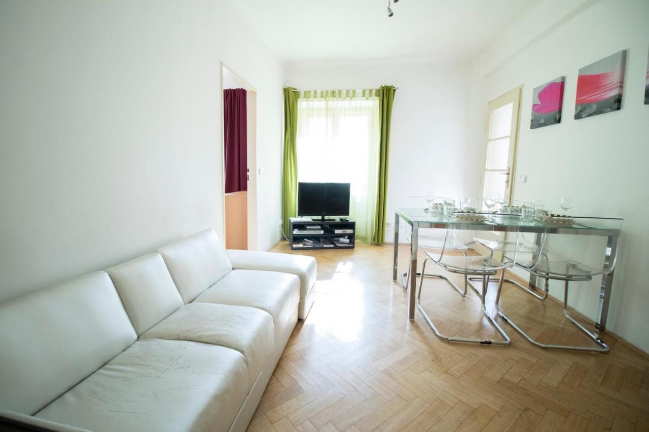 Apartments Old Town Square 27 ปราก ภายนอก รูปภาพ